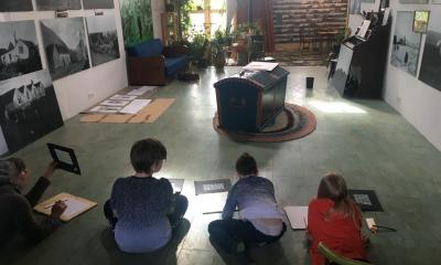 Myndlistanámskeið fyrir börn og unglinga í Íslenska bænum