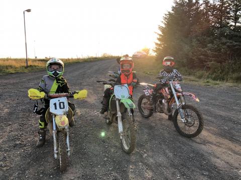 skemmtilegar sumaræfingar í Motocross