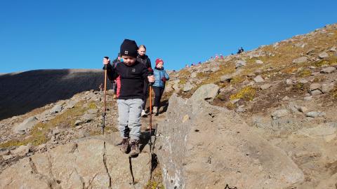 skemmtilegur ferðahópur fyrir börn og fjölskyldur